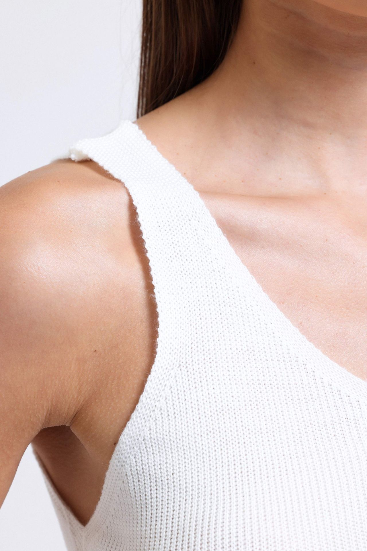 V Neck Knitted Ribbed Zippered Crop Top