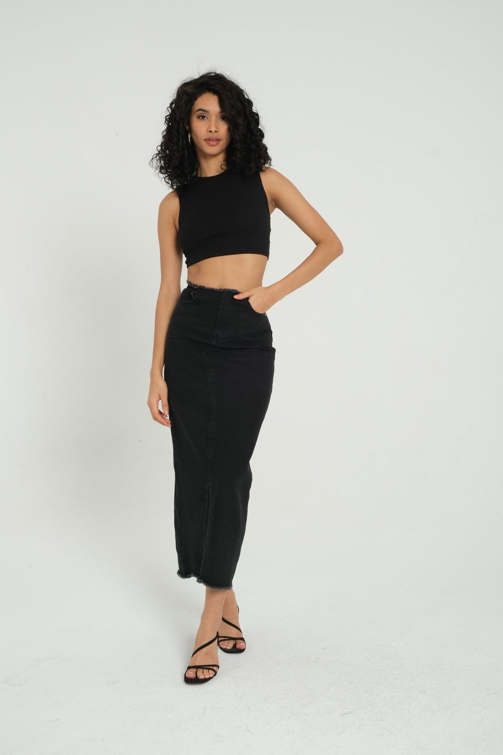 Crew Neck Basic Crop Top