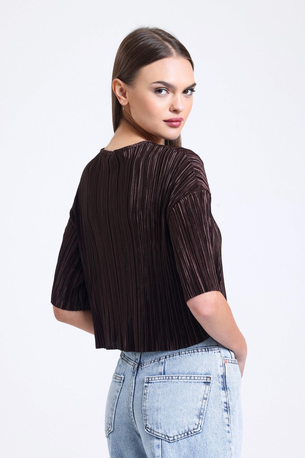 Round Neck Plisse Short Sleeve Blouse