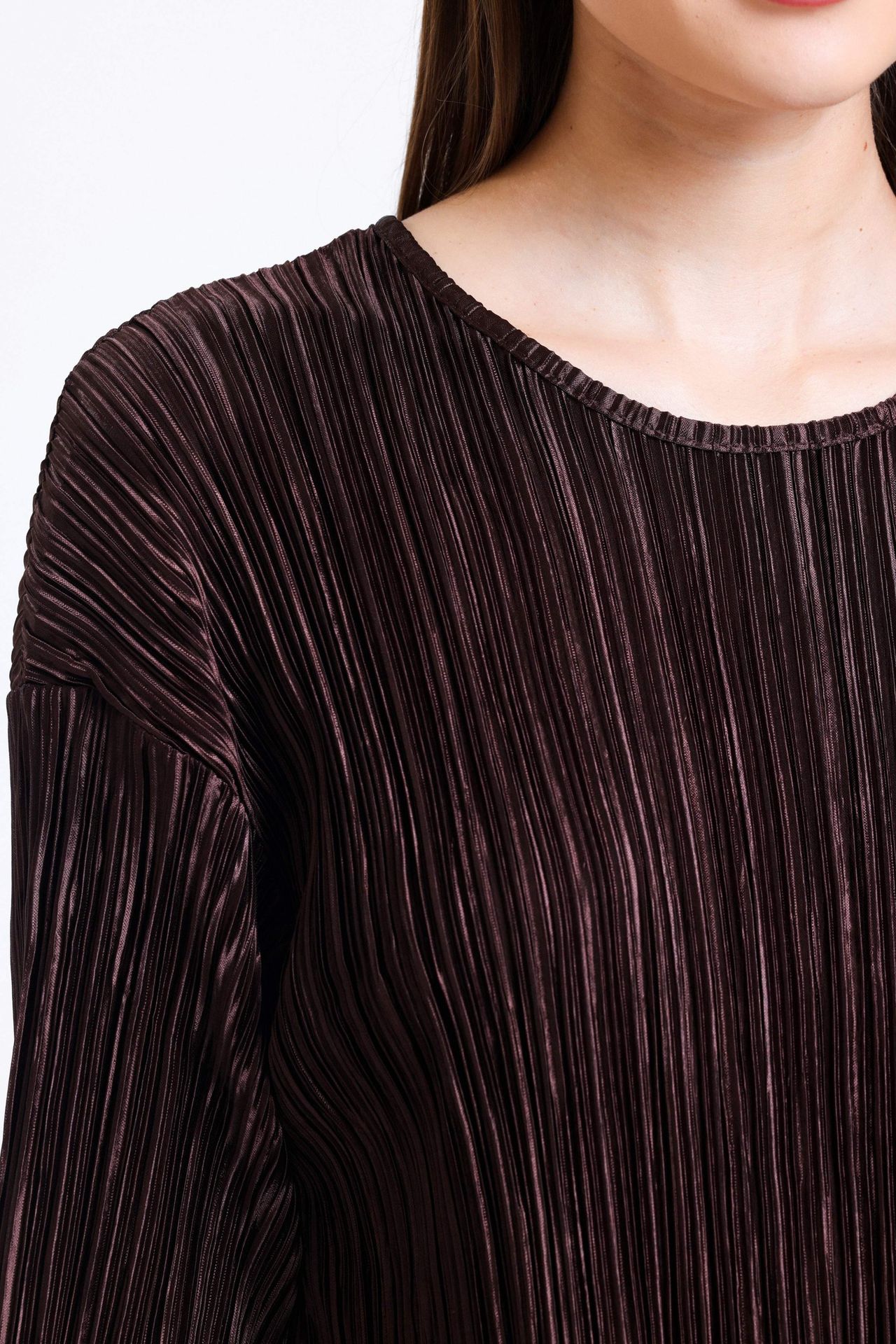 Round Neck Plisse Short Sleeve Blouse