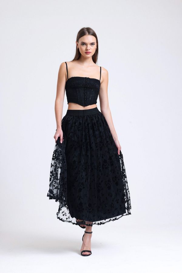 Square Neck Lace Strappy Crop Top with a V-Shaped Front 4