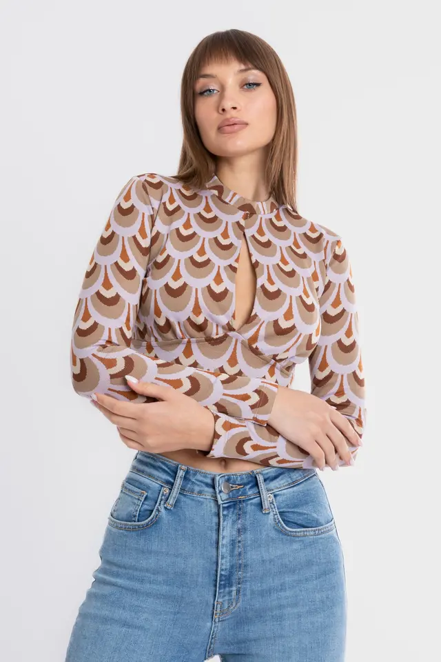 Geometric Crew Neck Cut Out Cropped Blouse