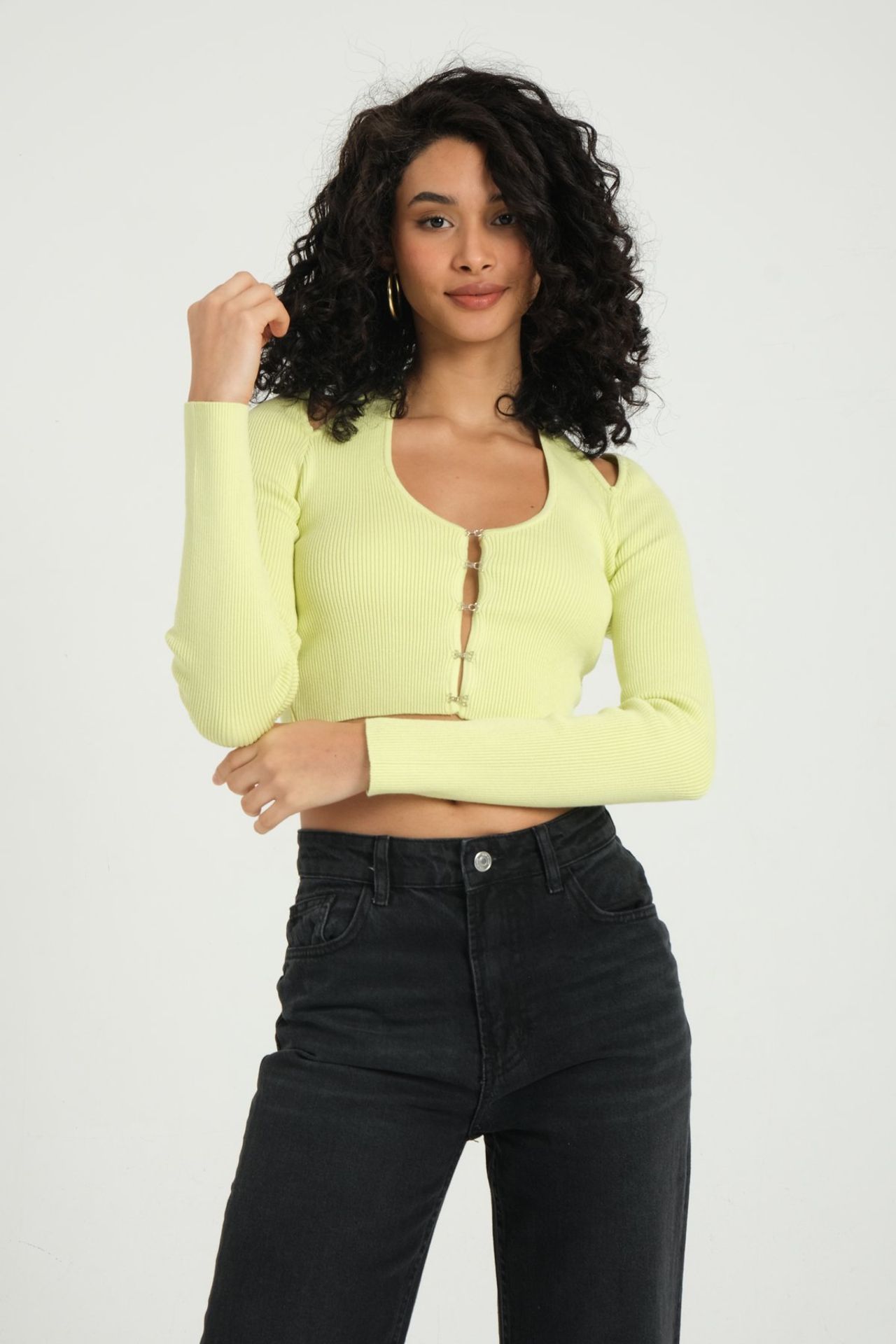 Scoop Neck Accessorized Cropped Cardigan with a Back Cut out
