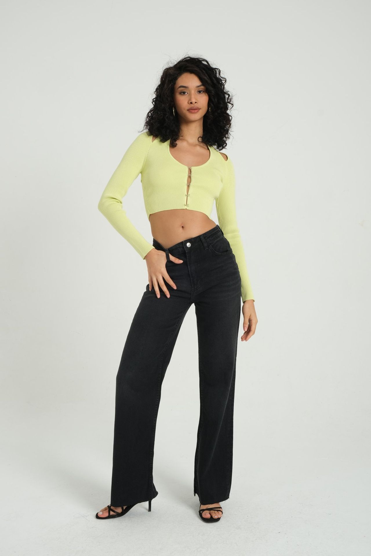 Scoop Neck Accessorized Cropped Cardigan with a Back Cut out