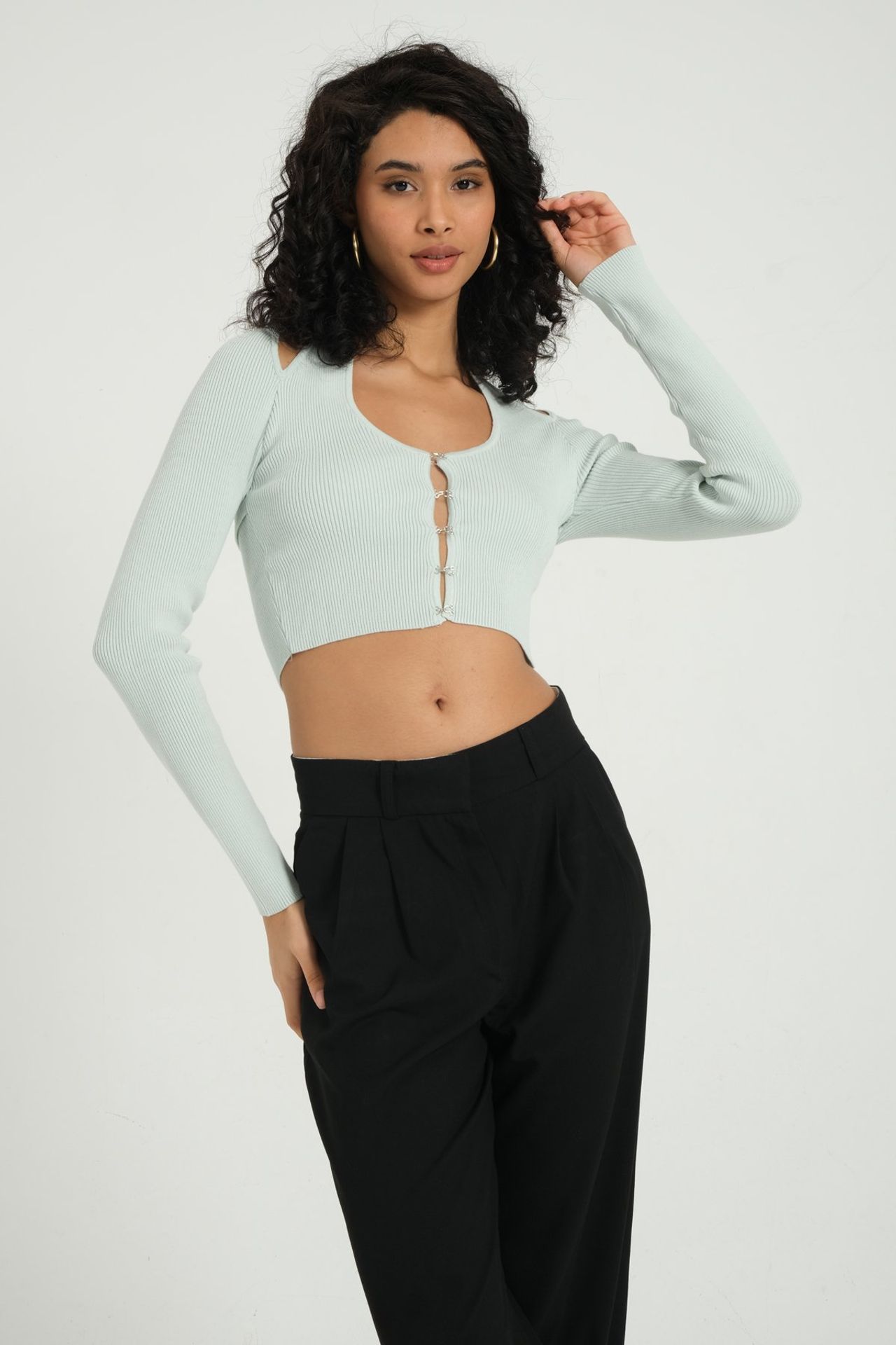 Scoop Neck Accessorized Cropped Cardigan with a Back Cut out