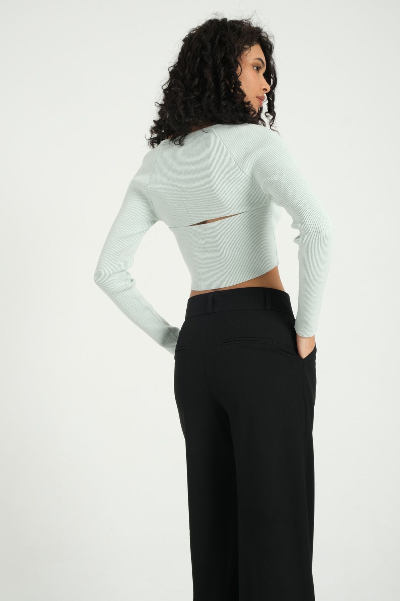 Scoop Neck Accessorized Cropped Cardigan with a Back Cut out