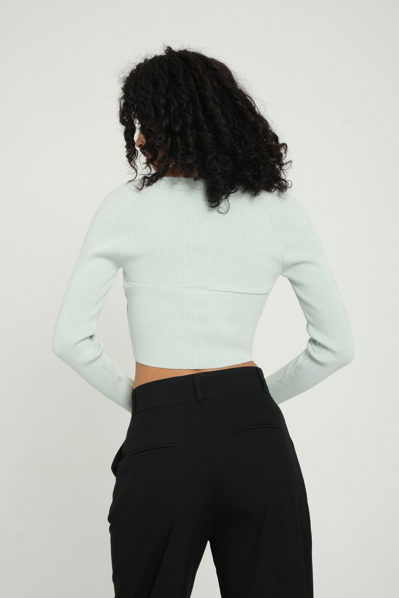 Scoop Neck Accessorized Cropped Cardigan with a Back Cut out