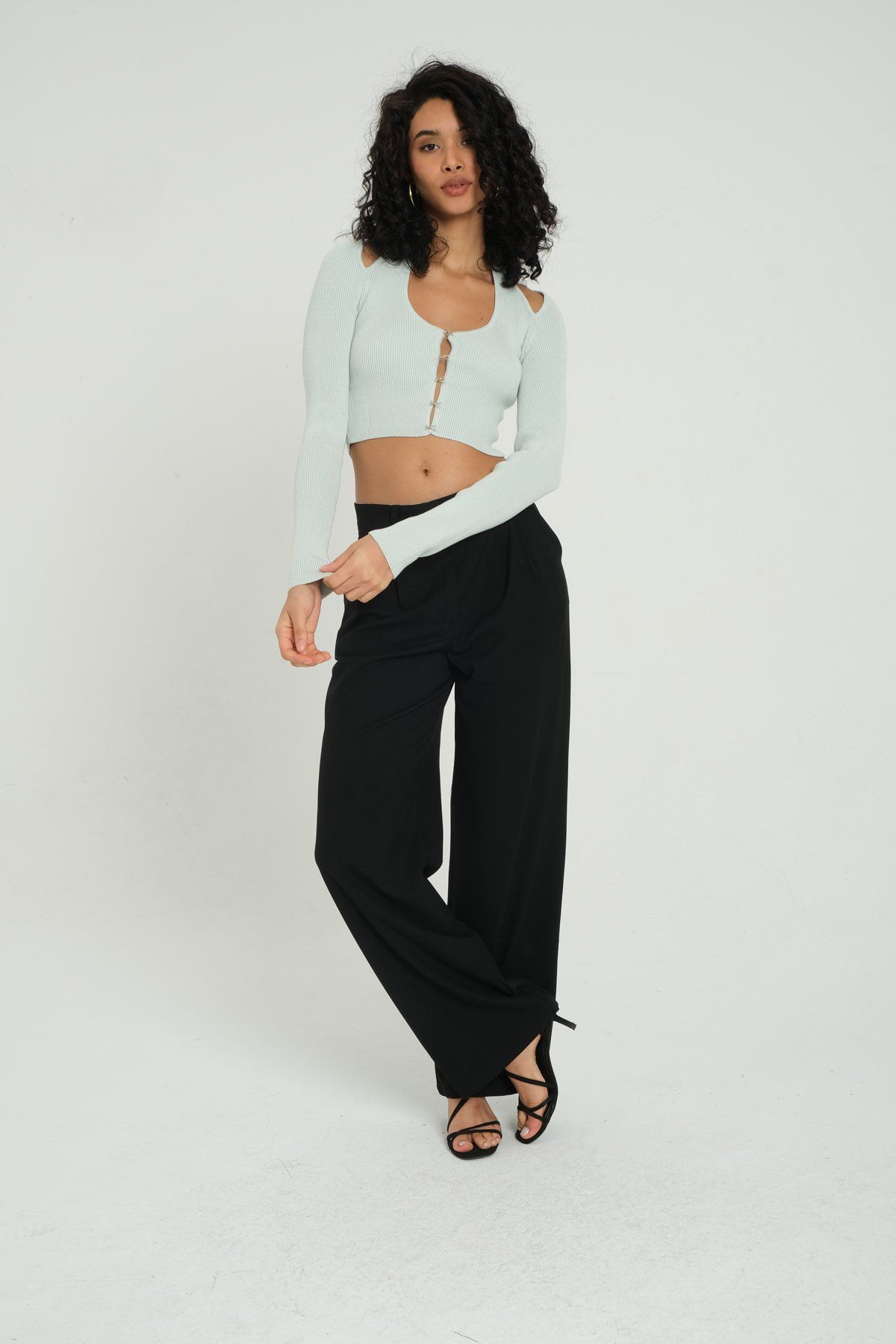 Scoop Neck Accessorized Cropped Cardigan with a Back Cut out