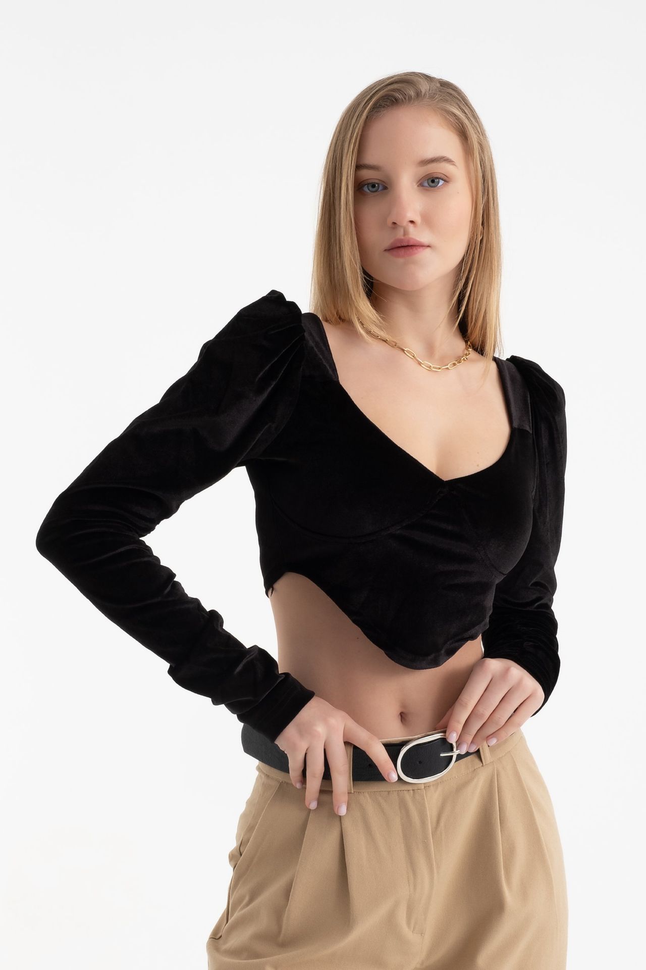 Scoop Neck Velvet Puff Sleeve Long Sleeve Blouse with a V-Shaped Front