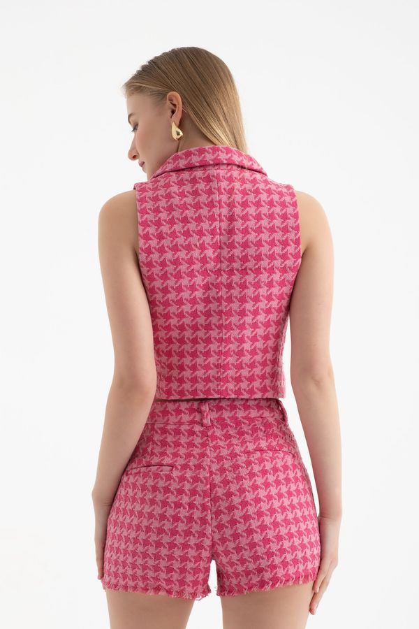 V Neck Buttoned Cropped Waistcoat 3