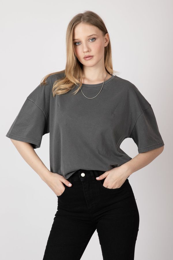 Acid washed Crew Neck T-shirt 2