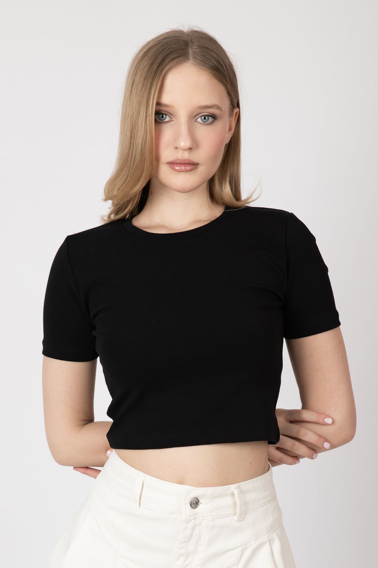 Crew Neck Basic Crop Top