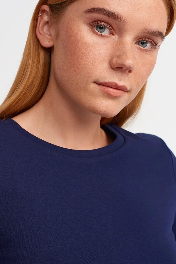 Crew Neck Basic Crop Top 4