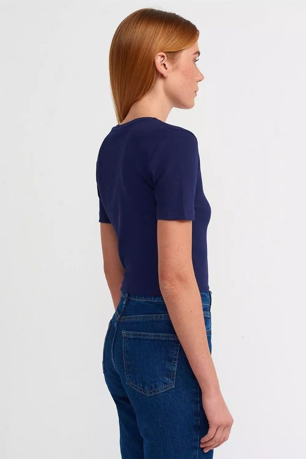 Crew Neck Basic Crop Top 2