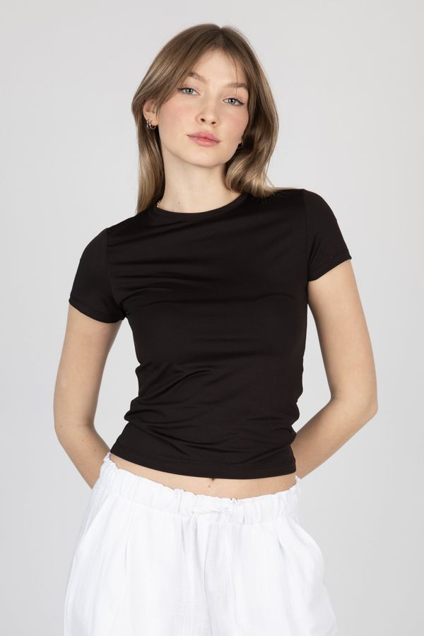 Crew Neck Basic T-shirt 1