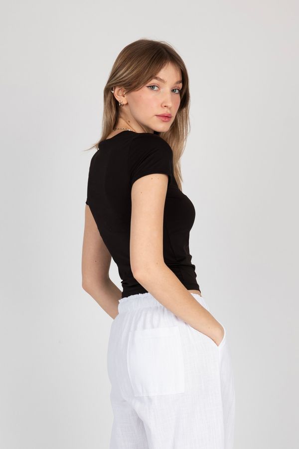 Crew Neck Basic T-shirt 3