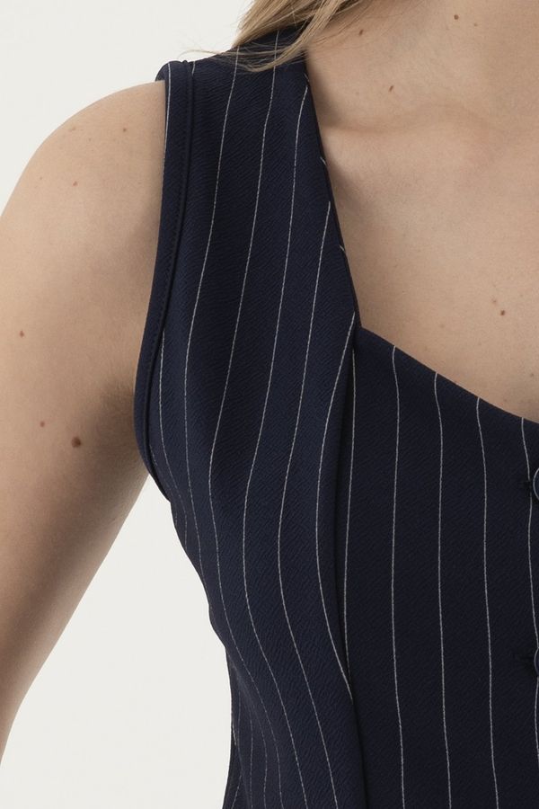 Striped Sweatheart Neck Buttoned Waistcoat 5