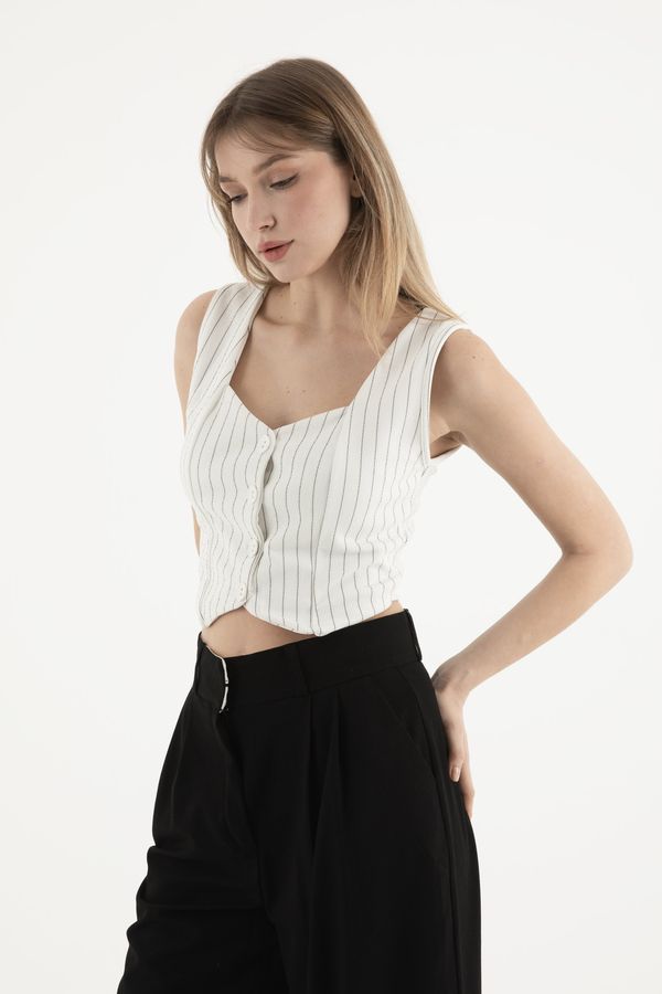 Striped Sweatheart Neck Buttoned Waistcoat 3
