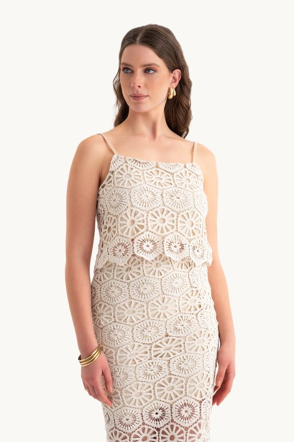 Crochet Spaghetti Strap Lace Crop top 2