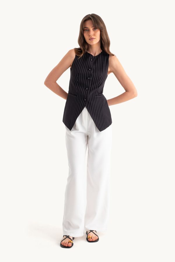 Striped Round Neck Buttoned Waistcoat 3