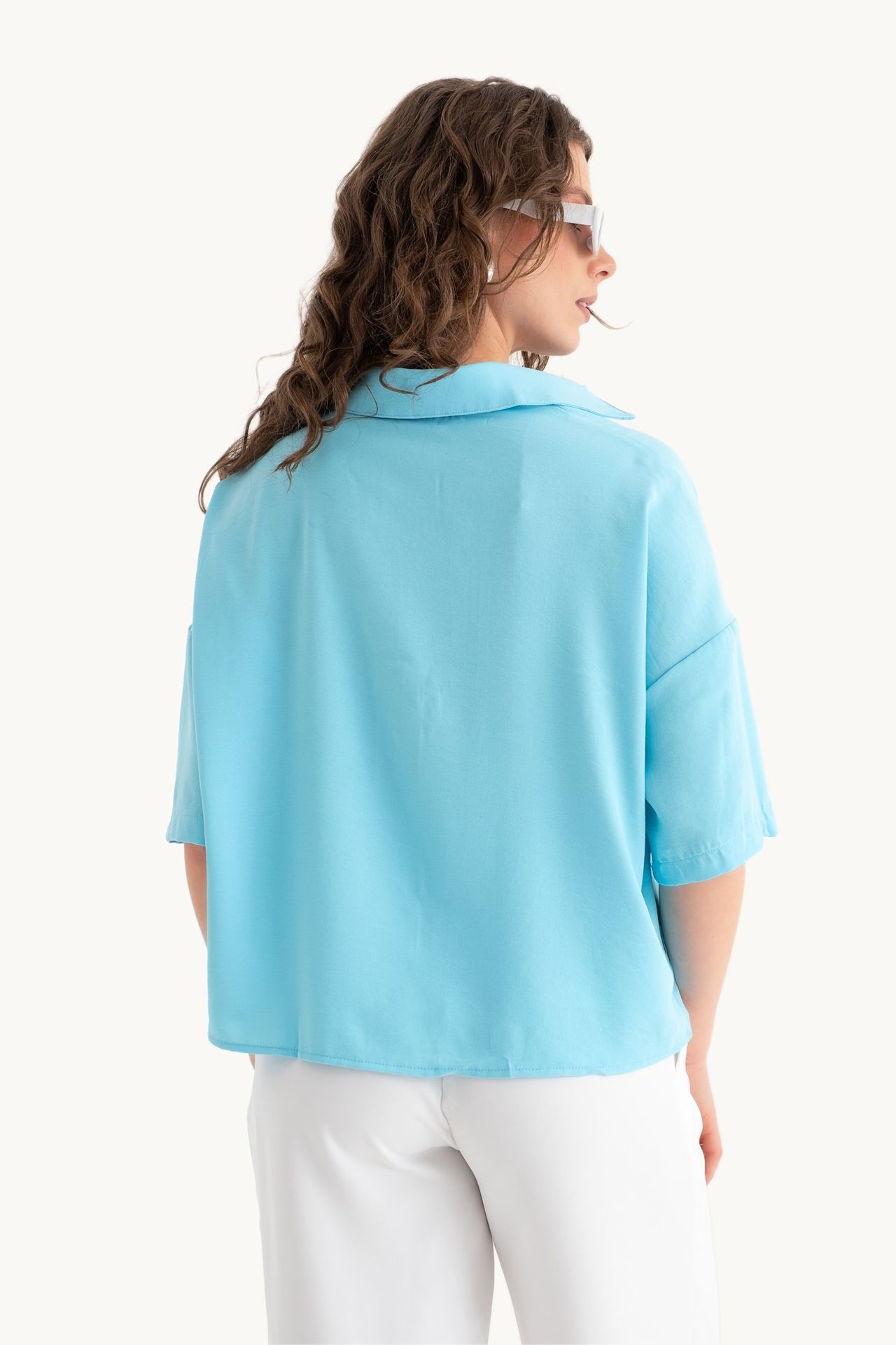 Pocket Shirt with a Button detail