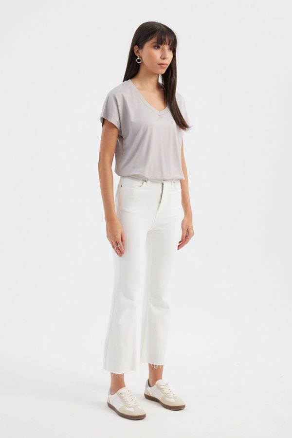 Relaxed V-Neck Short-Sleeve T-Shirt 2