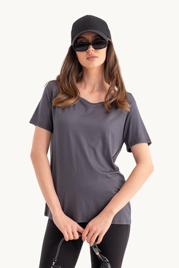 Round Neck Relaxed T-shirt 1