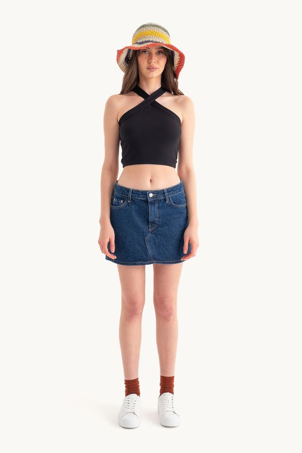 Askılı Boyun Çapraz Ön Crop Top 2