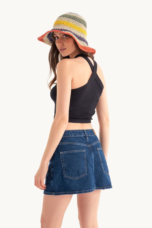 Askılı Boyun Çapraz Ön Crop Top 4