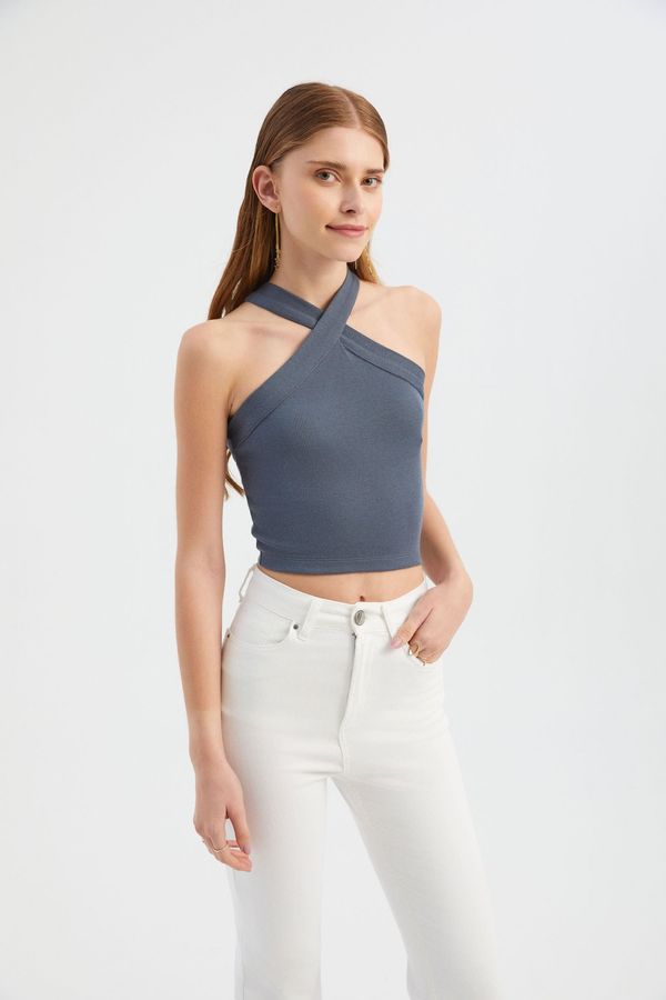 Halter Neck Cross Front Crop top 3