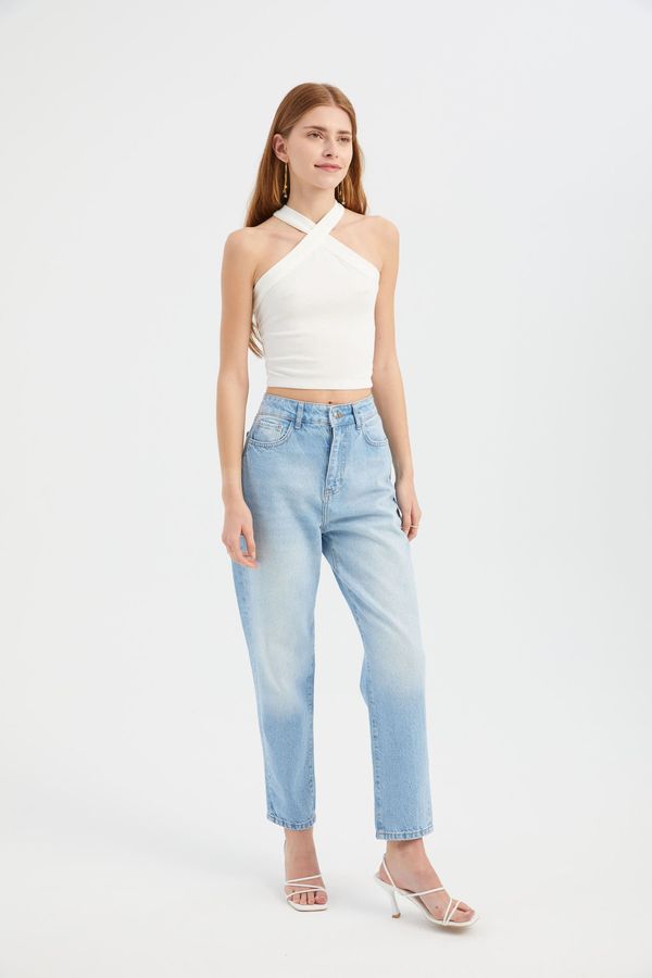 Halter Neck Cross Front Crop top 3