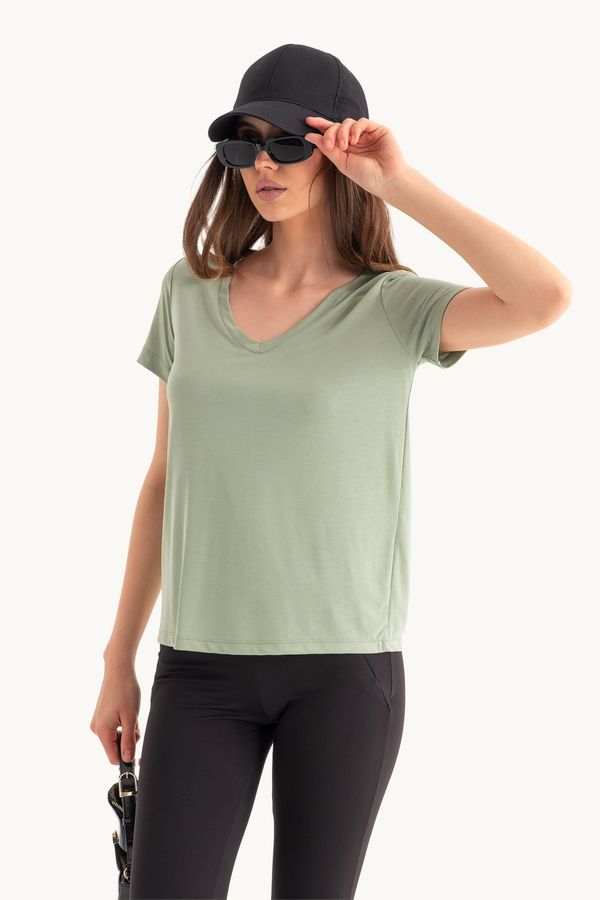 V Neck Relaxed T-shirt 1