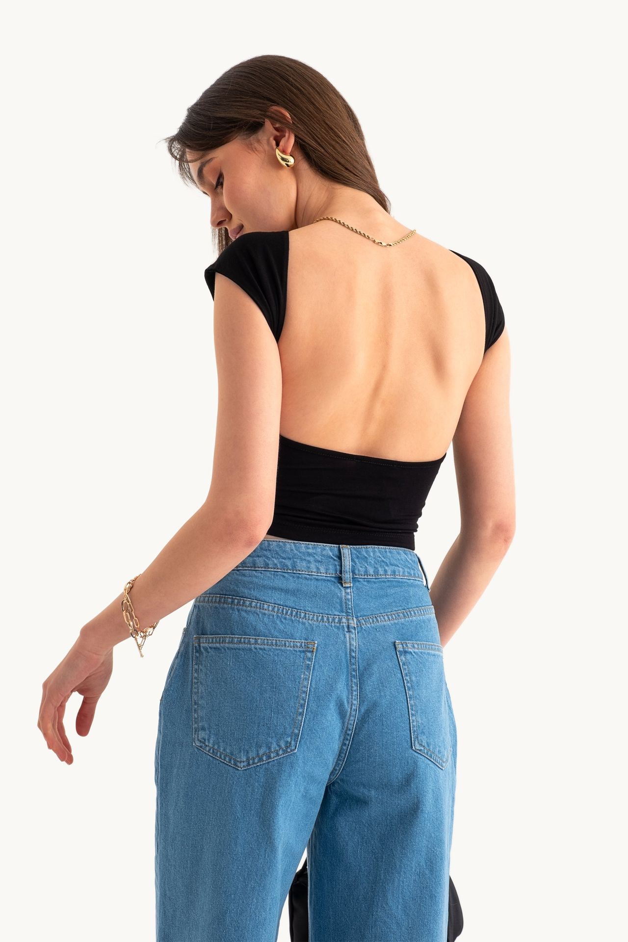 Round Neck Bodycon Top with a Back Cut Out