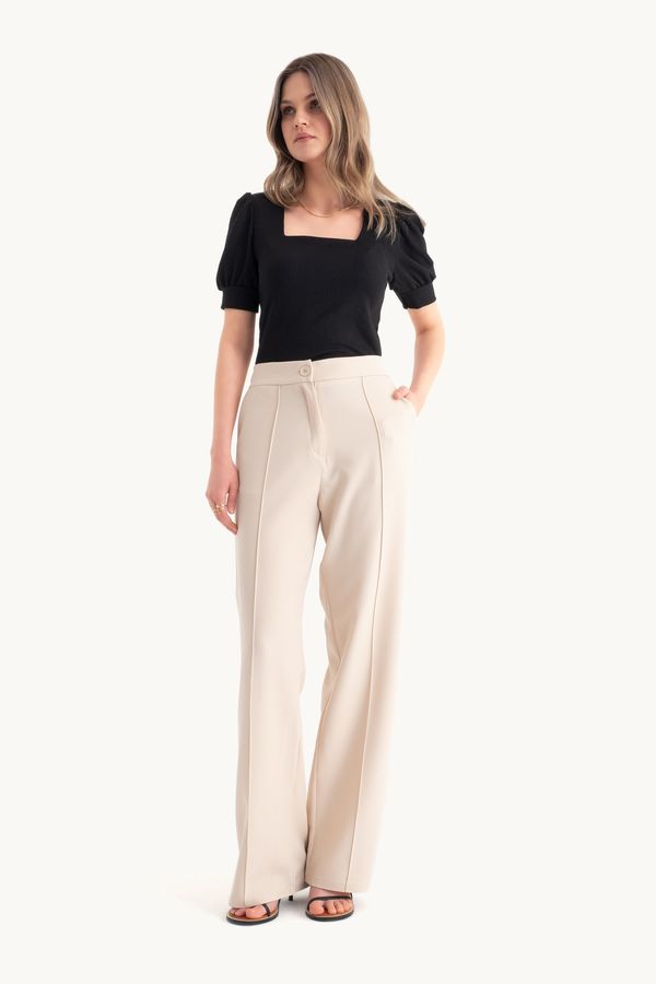 Square Neck Top with a Balloon Sleeves 3