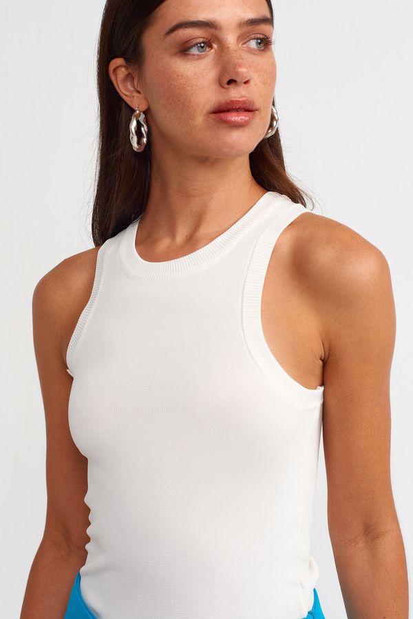 Crew Neck Basic Tank top 3