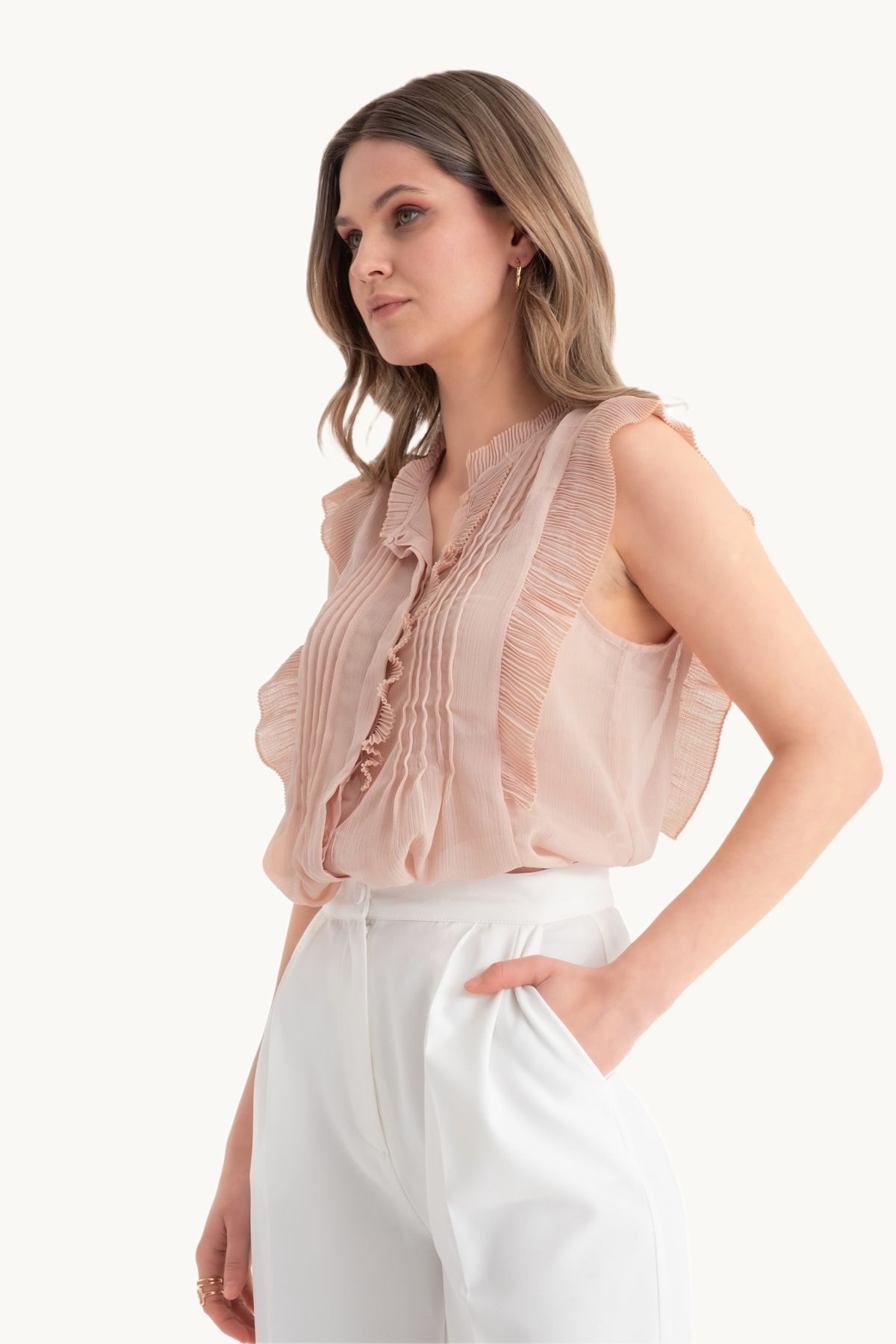 Round Neck Ruffle Textured Sleeveless Vintage Blouse with a Button detail