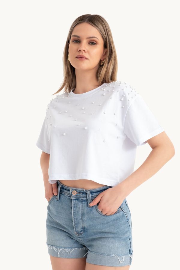 Crew Neck Pearl Embellished Cropped T-shirt 1