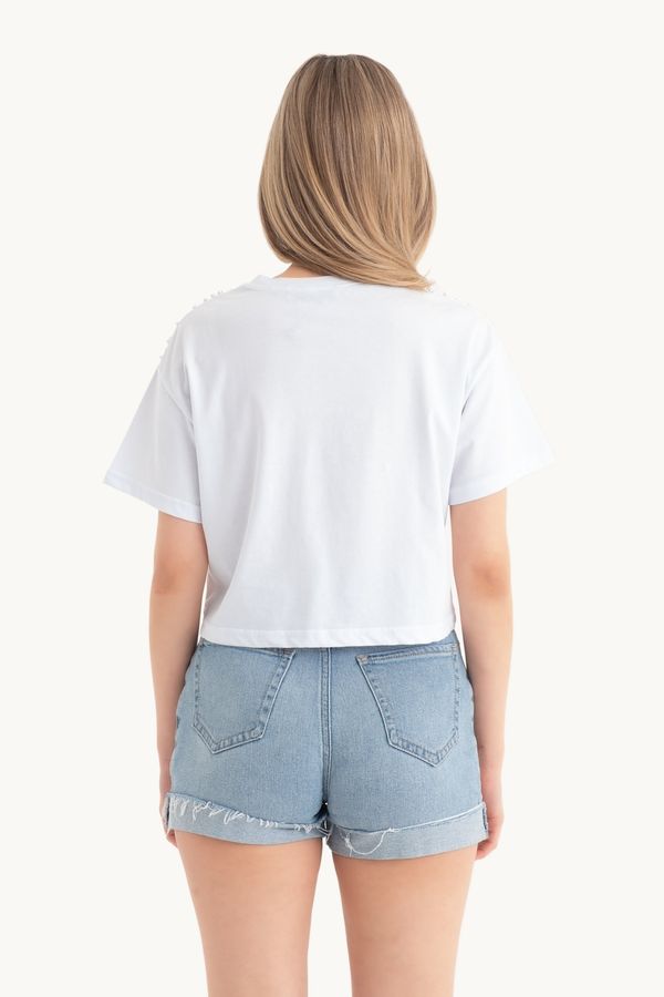Crew Neck Pearl Embellished Cropped T-shirt 2
