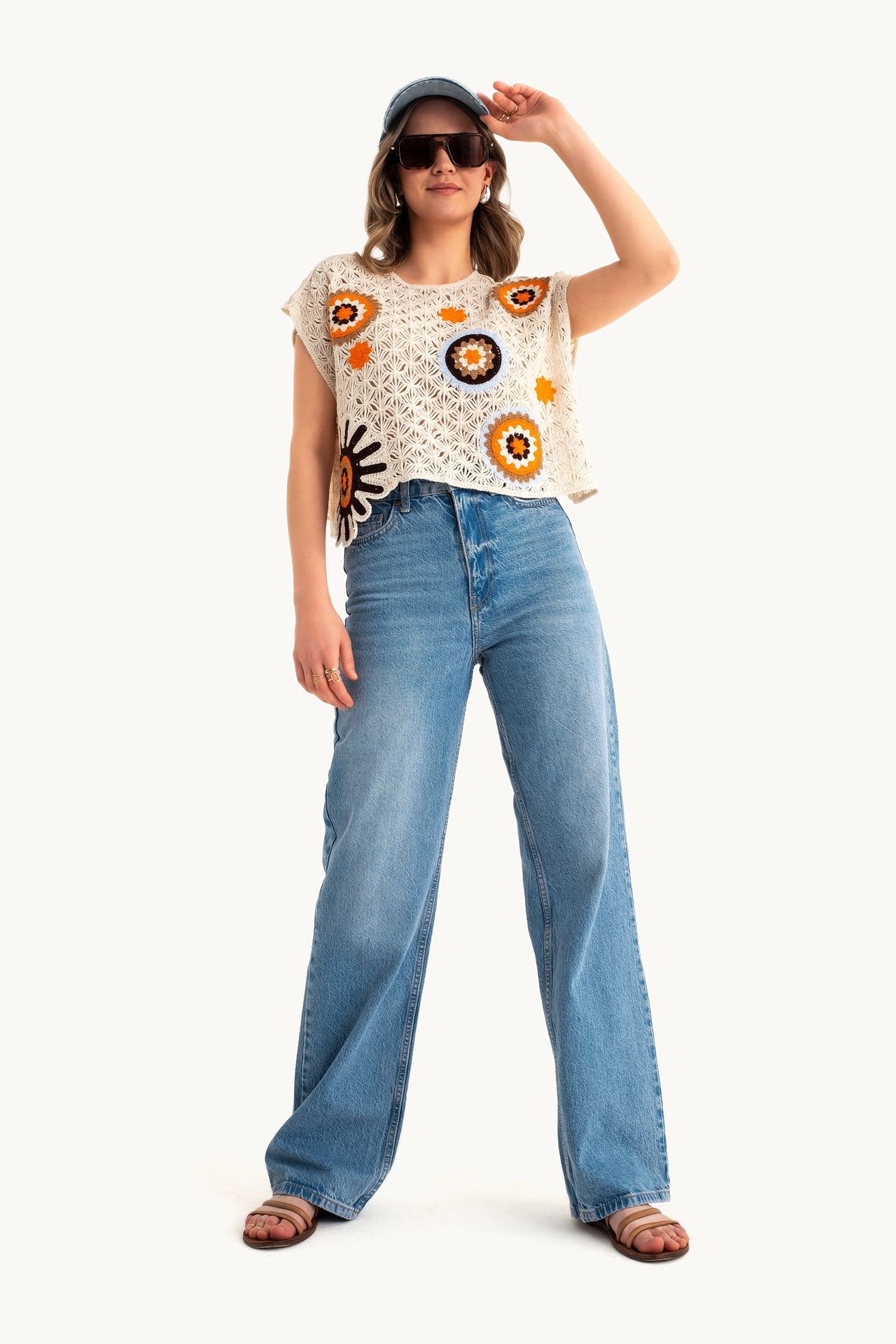 Flowers Embroidered Round Neck Knitted Loose Top