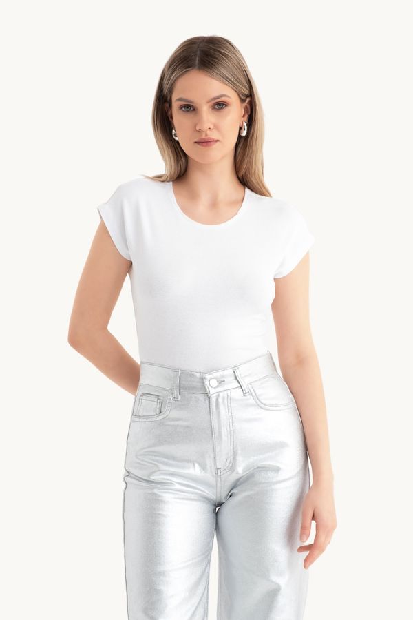 Crew Neck Cropped T-shirt 1