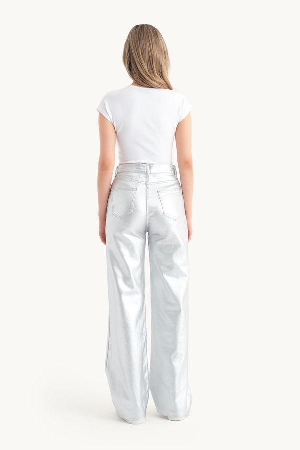 Crew Neck Cropped T-shirt 3