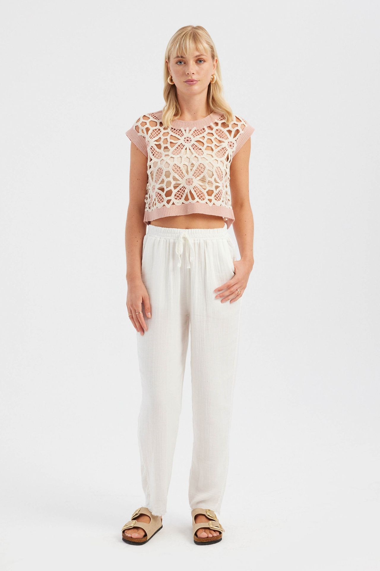 Round Neck Knitted Crochet Sleeveless Cropped Top
