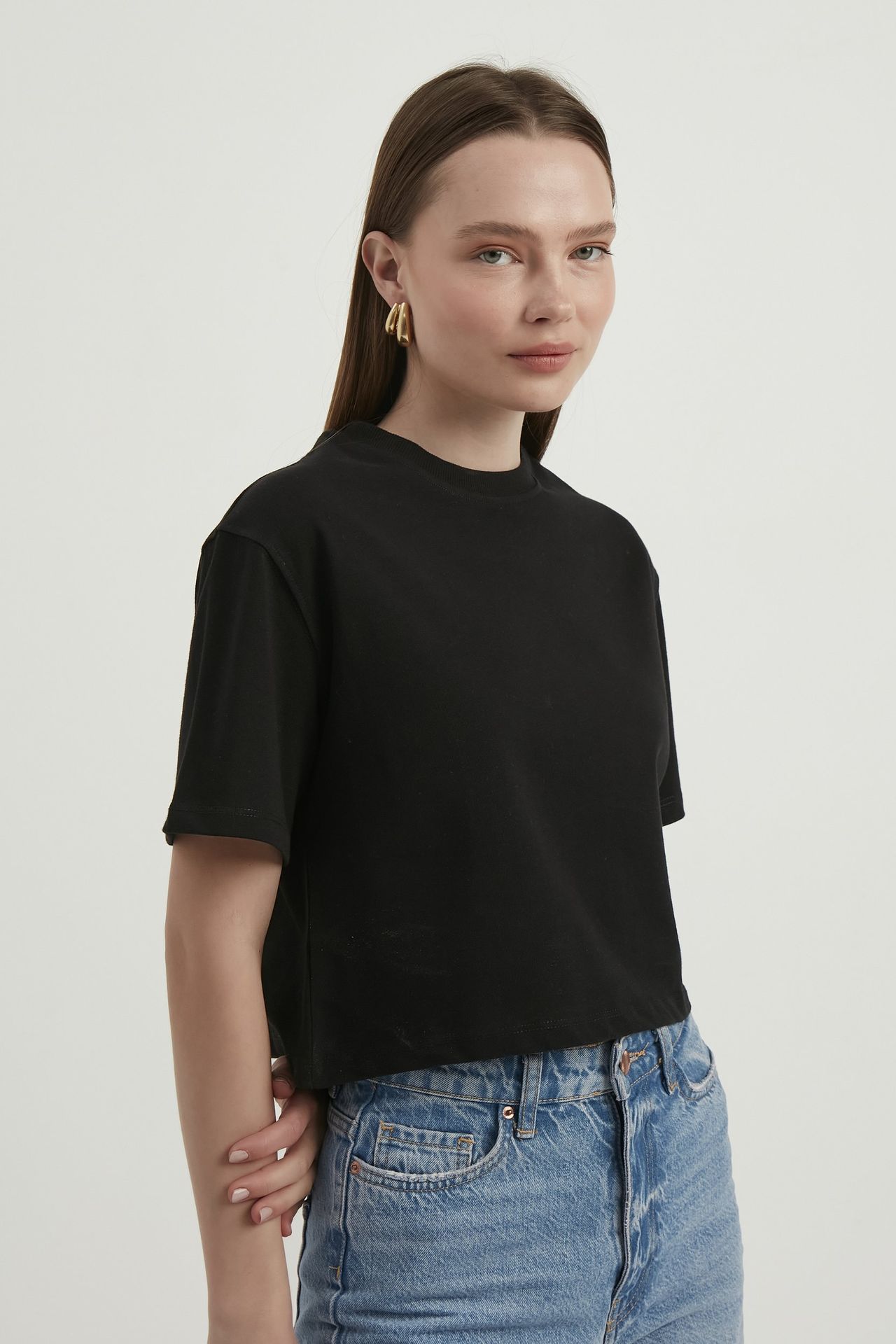 Crew Neck Basic Cropped Top