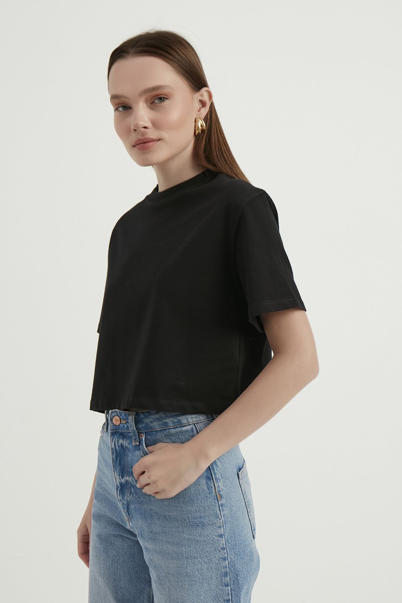 Crew Neck Basic Cropped Top