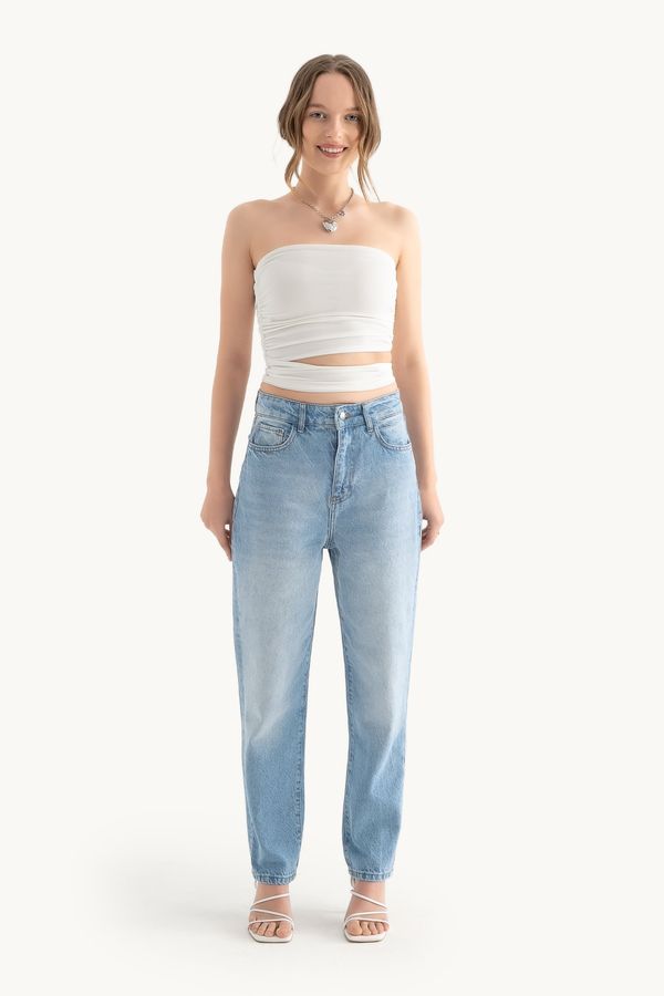 Straplez Kesik Detaylı Bandeau Üst 2