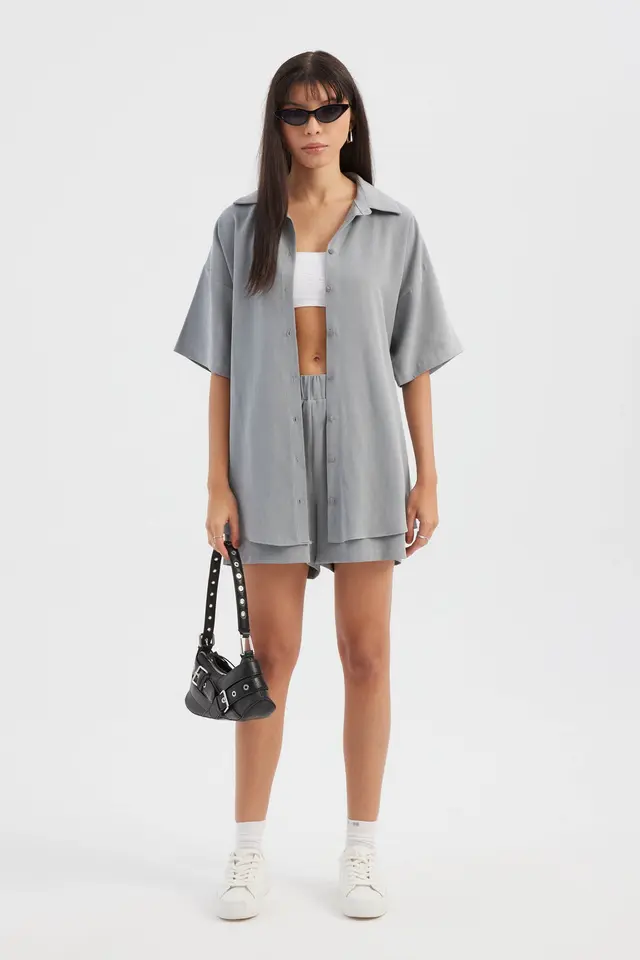 Casual Solid Buttoned Shirt