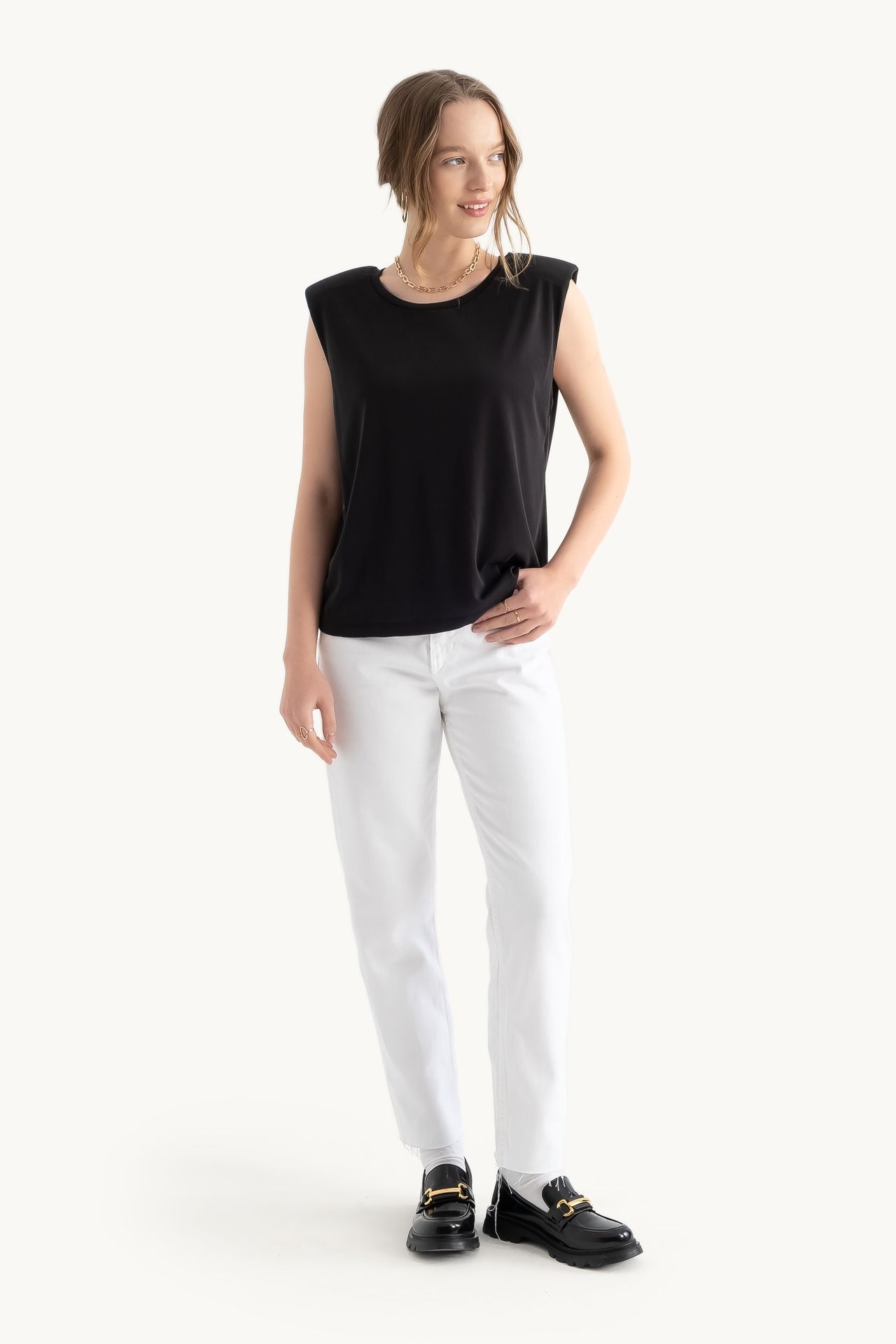 Round Neck Raw Edge Sleeveless Tank Top