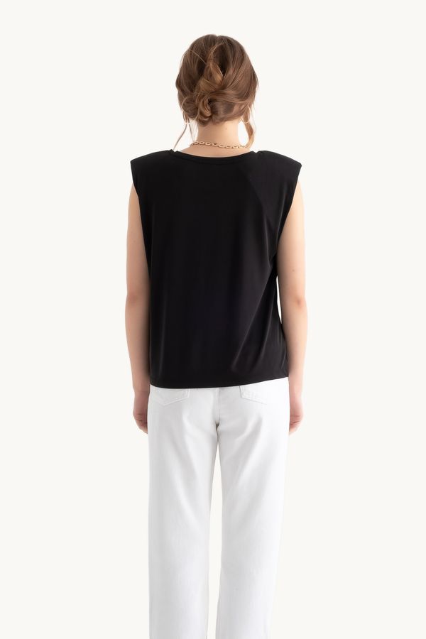 Yuvarlak Yakalı Ham Kenar Kolsuz Tank Top 4