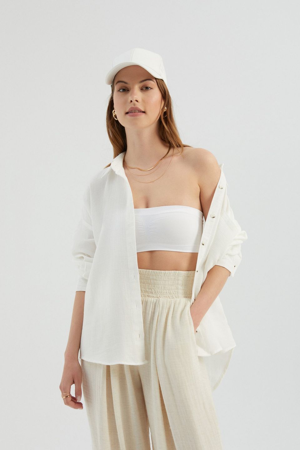 Loose Shirt with a Pocket Detail