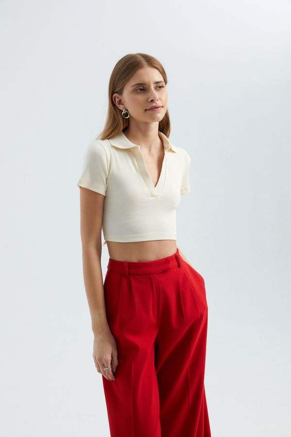 V Yakalı Polo Crop Top 3